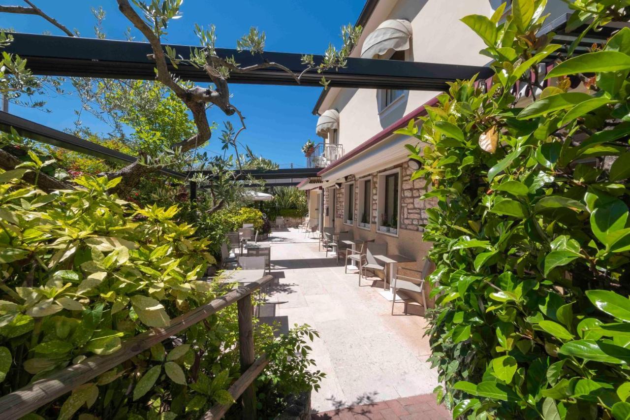 Hotel Al Sole Bardolino Exteriör bild