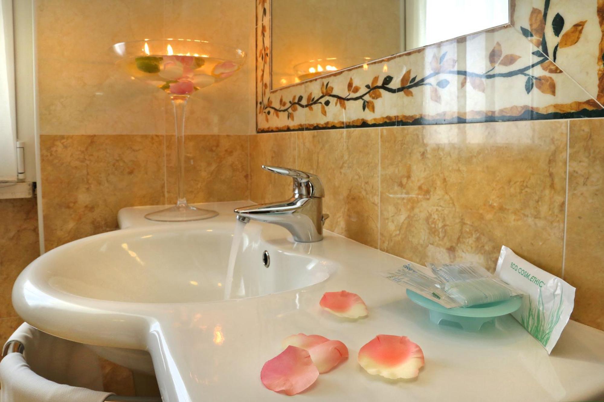 Hotel Al Sole Bardolino Rum bild