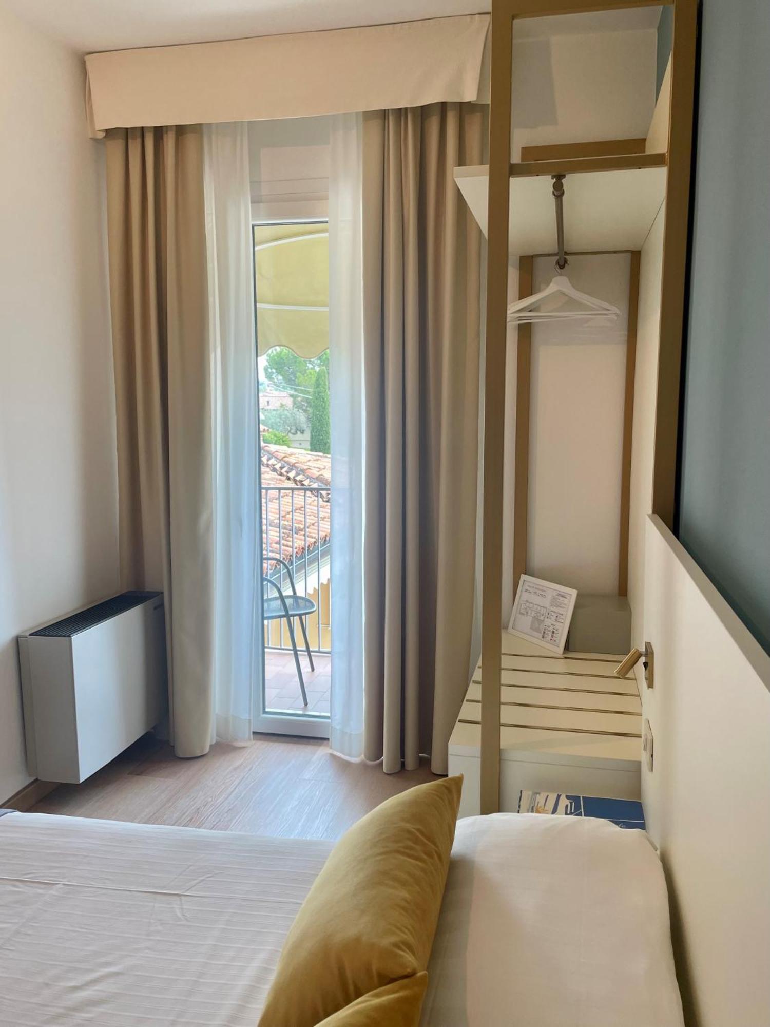 Hotel Al Sole Bardolino Rum bild