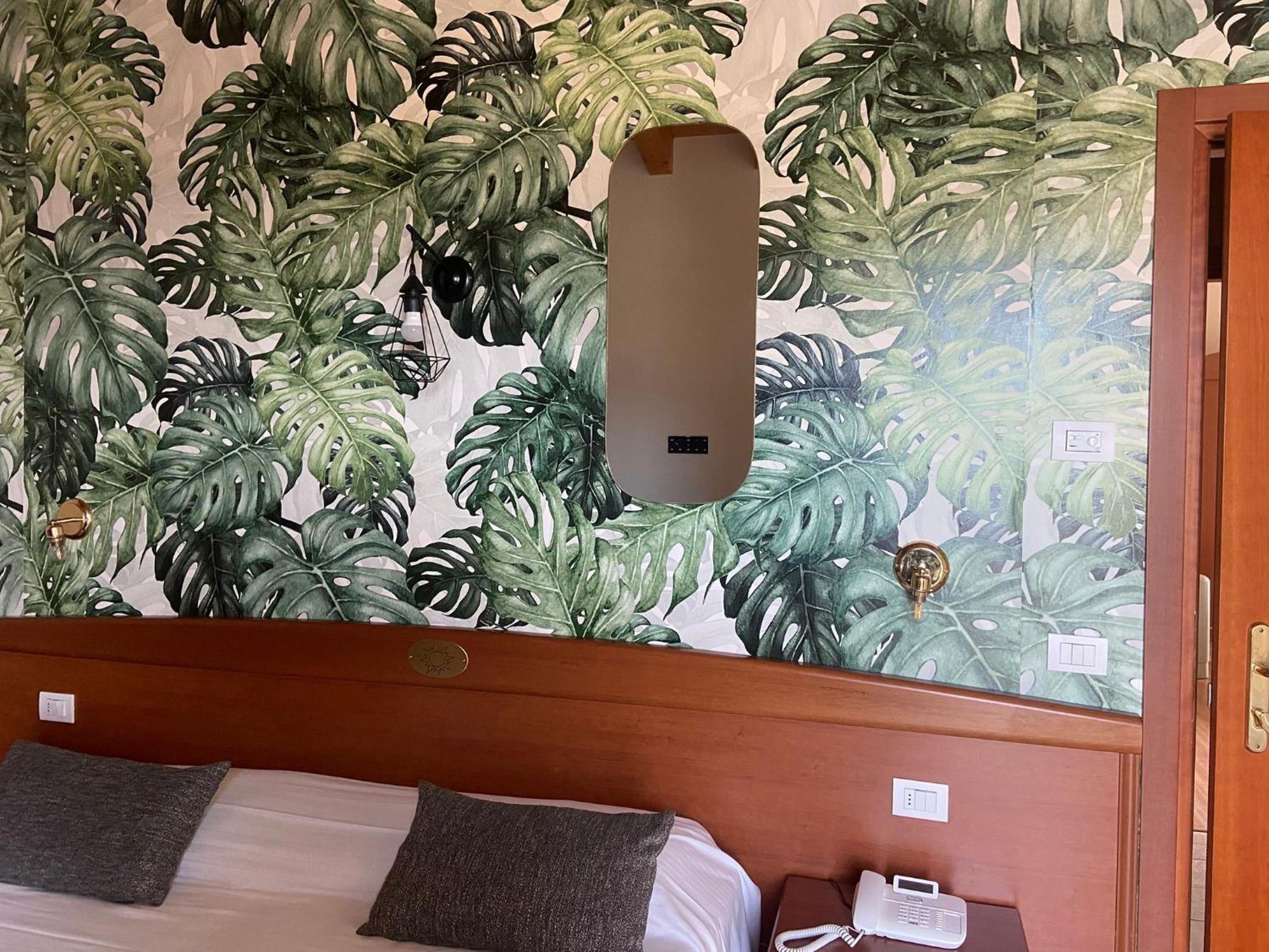 Hotel Al Sole Bardolino Exteriör bild